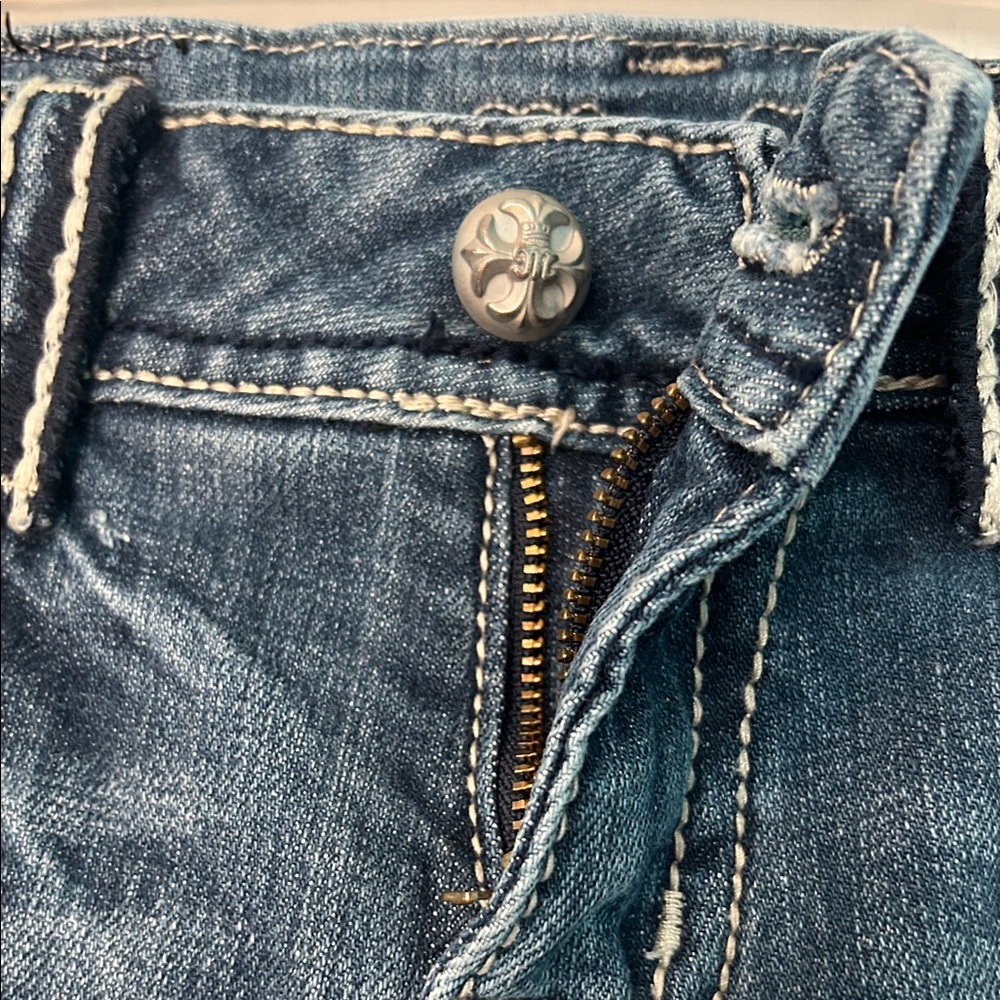 Miss Me Capri Jeans Women’s 28 Embroidered, Embellished Blue Jeans - Picture 10 of 16